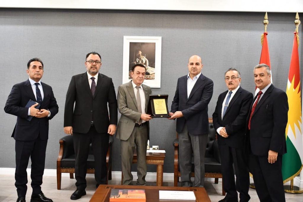 پێدانی زەوی بە ڕۆژنامەنووسان لەگەڵ وەزیری شارەوانی تاوتوێ کرا